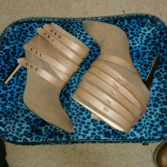 Killer pair of Joe's leather booties sz 7 - Picture 6 of 7